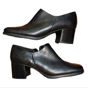 Thom McAn Bryanne Size 8.5 Wide Black Slip On Block Heeled Closed Toe Shoe